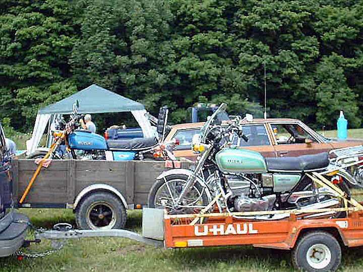 Marks Buff and Len's GT550, getting a ride back.